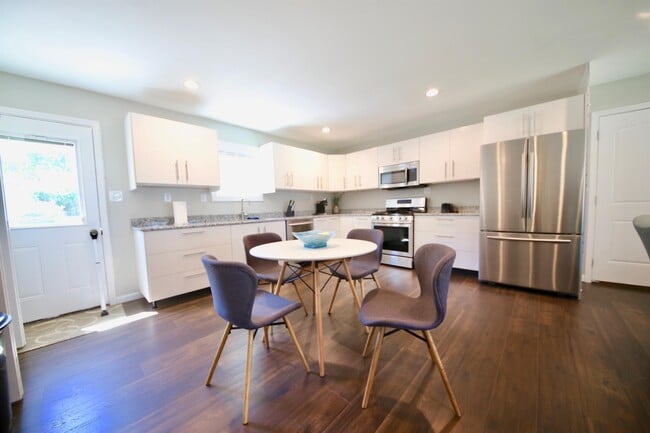 Photo - 502 W Skyline Dr