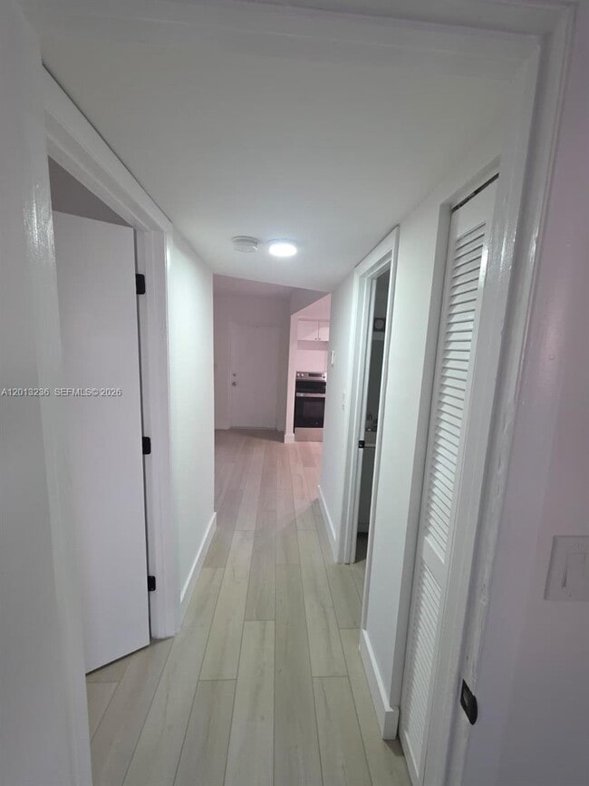 Photo - 101 NE 41st St Unidad F98