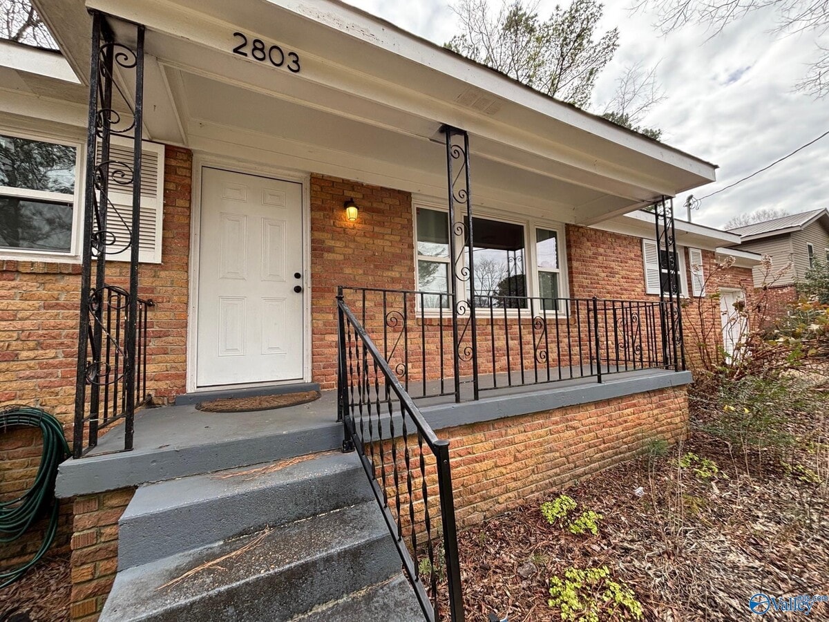 Photo - 2803 Hester Ln NW