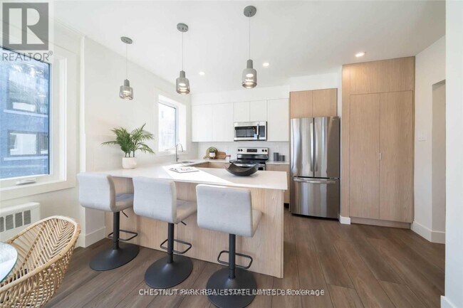 Photo - 1472 Avenue Rd