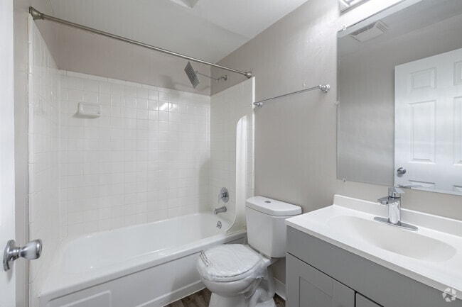 1BR, 1BA - 744SF - Upgrade with in unit laundry