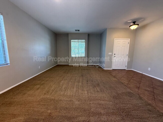 Photo - 1315 E Walnut Rd