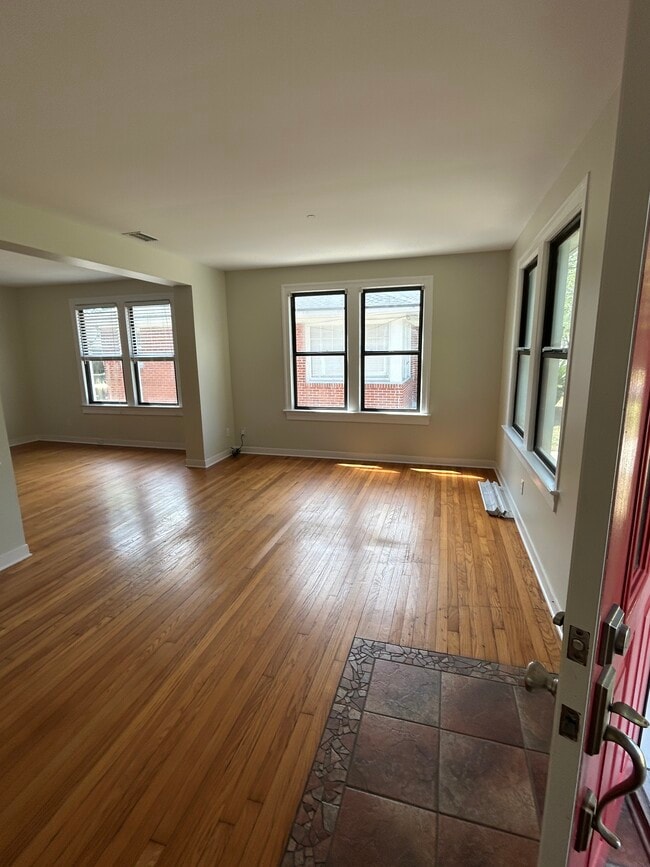 Photo - 4644 French St