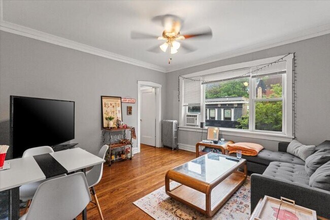 3 bedroom in Chicago IL 60614 - 3 bedroom in Chicago IL 60614 Condo Unit 2