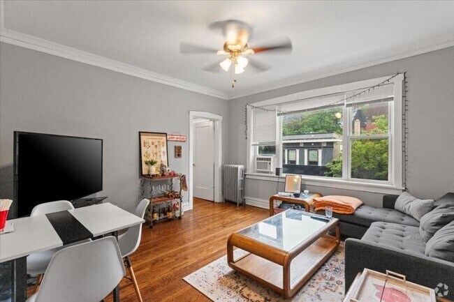 Building Photo - 3 bedroom in Chicago IL 60614 Unit 2 Rental