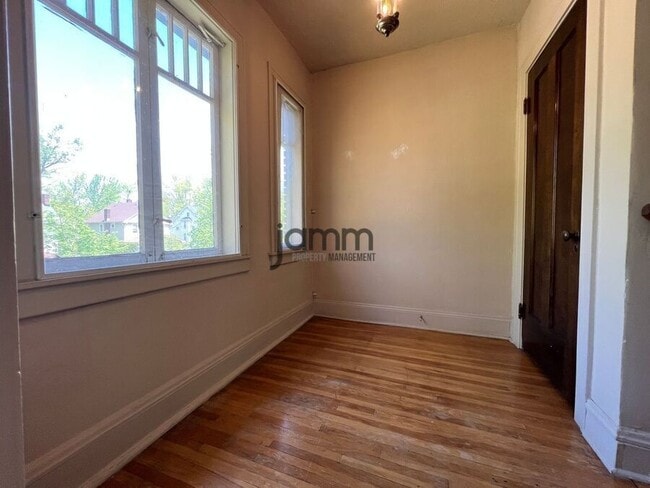 Photo - 3232 Clarendon Rd