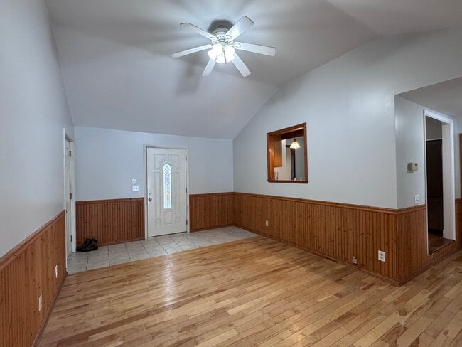 Photo - 975 Saratoga Rd