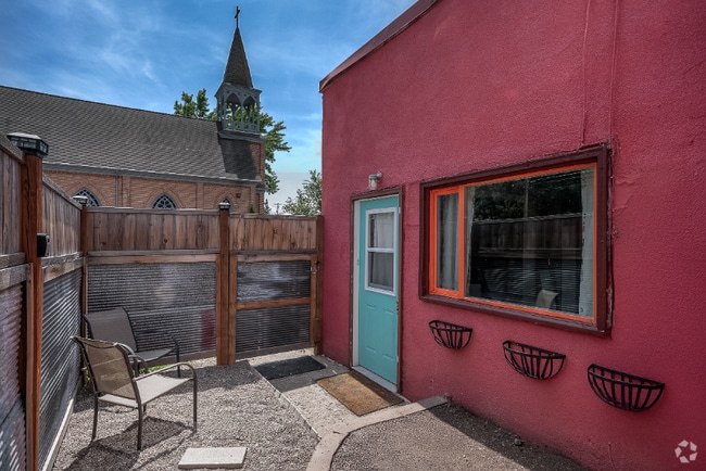 Building Photo - 339 5th St W Unit B Rental
