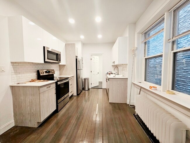 Building Photo - 16 Temple St Unit 31