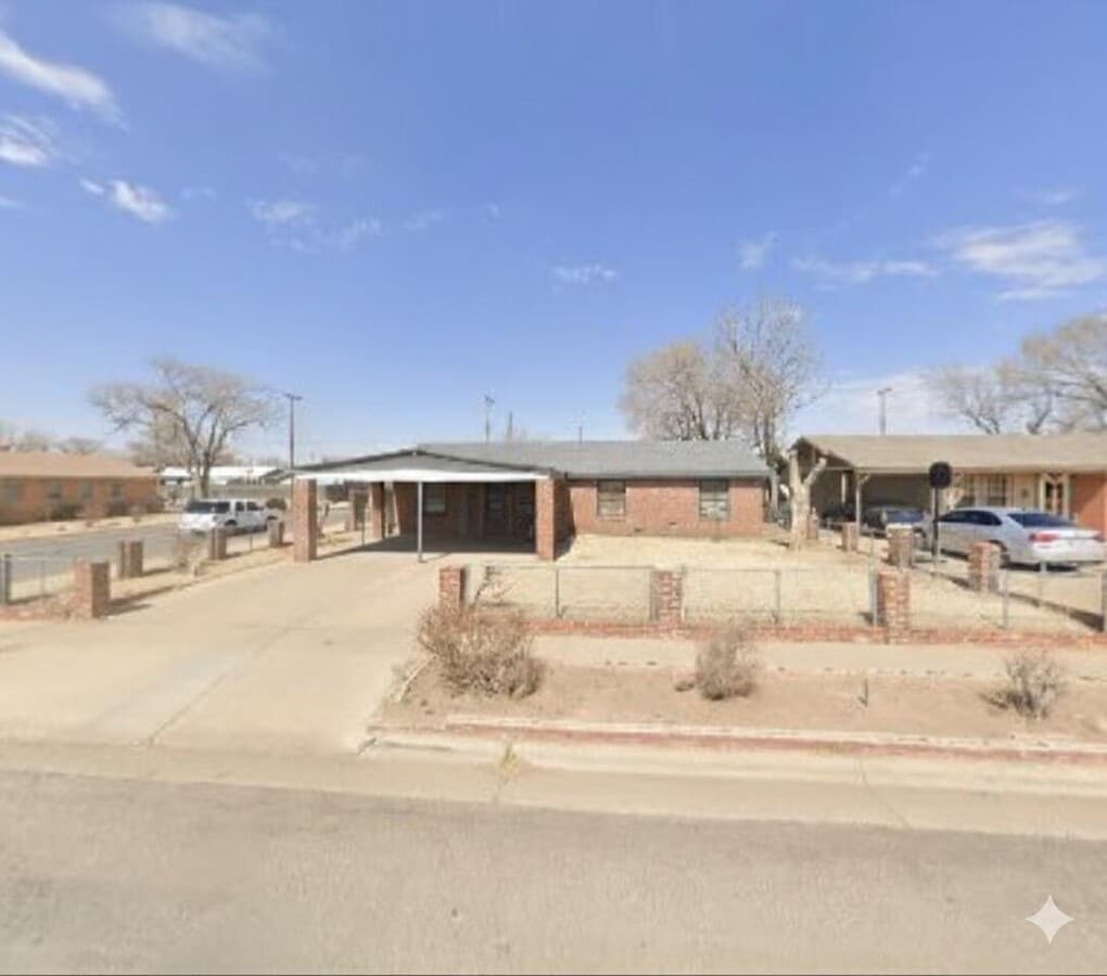 Photo - 1801 E 2nd St