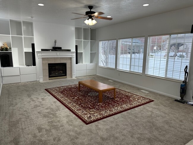 Photo - 2824 Ivory Way S