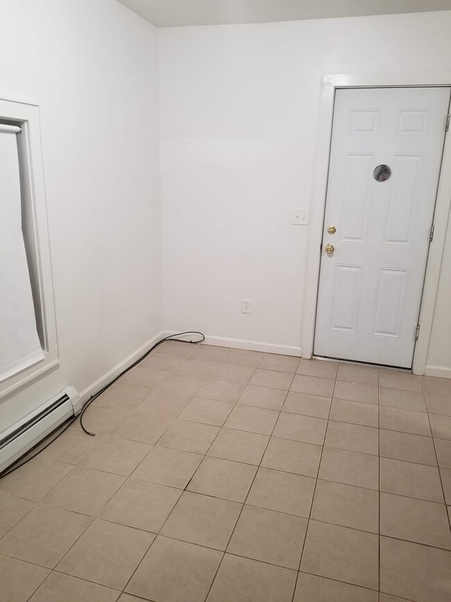 Photo - 94 Hinman St