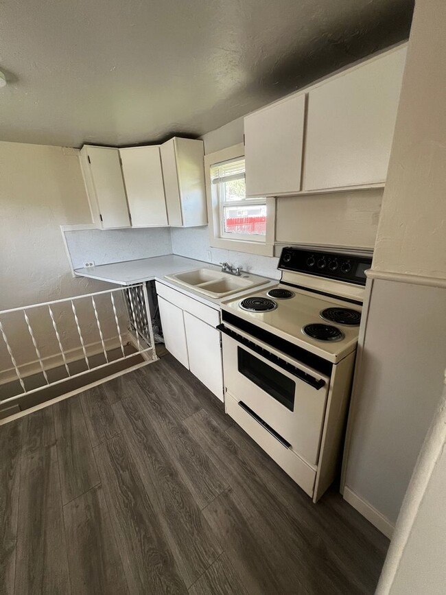 Photo - 1236-1236 E Lewis St Unit 1236 E Lewis