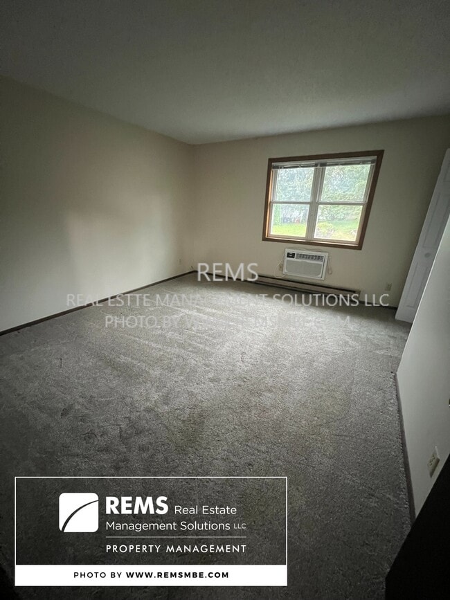 Photo - 1400-1406 Tuttle St