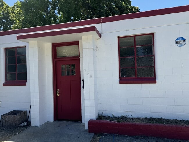 Building Photo - 934 Santa Clara St Rental