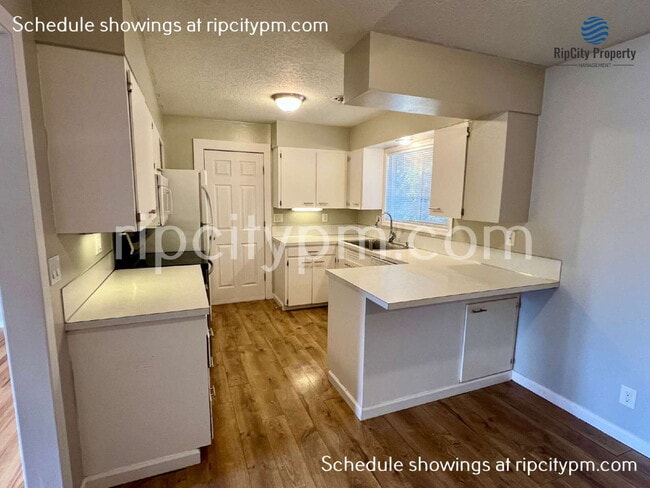 Photo - 1419 NE Cornell Rd