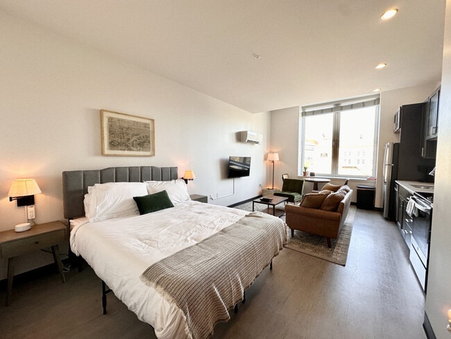 Photo - 333 W State St Unidad ID1379059P