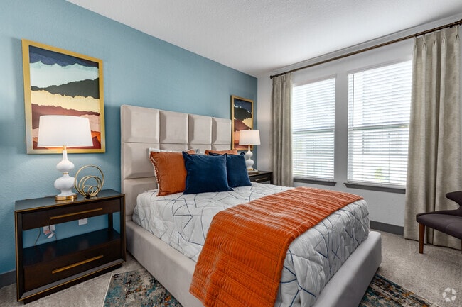 2 BR, 2 BA - 1062SF