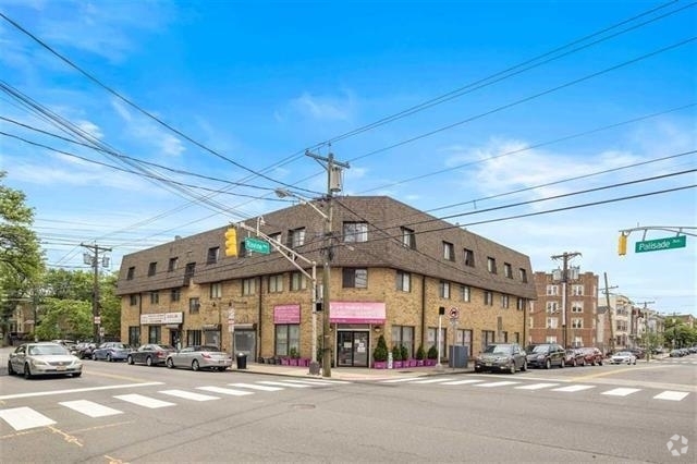 Building Photo - 311 Palisade Ave Rental