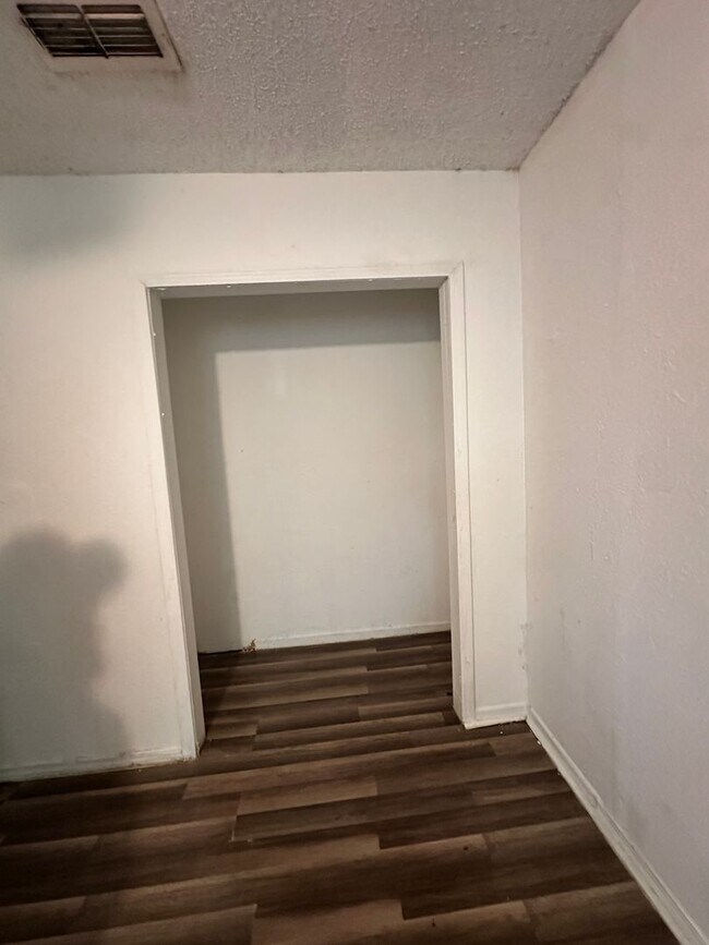 Photo - 407 W AVENUE E. Unit 4