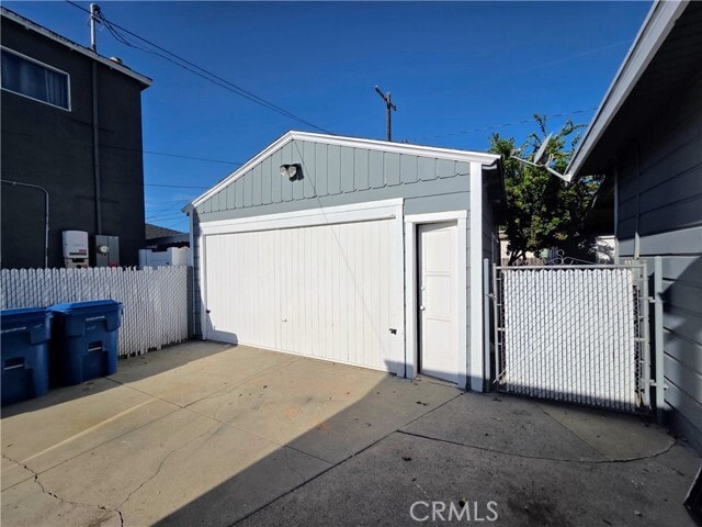 5589 Lemon Ave