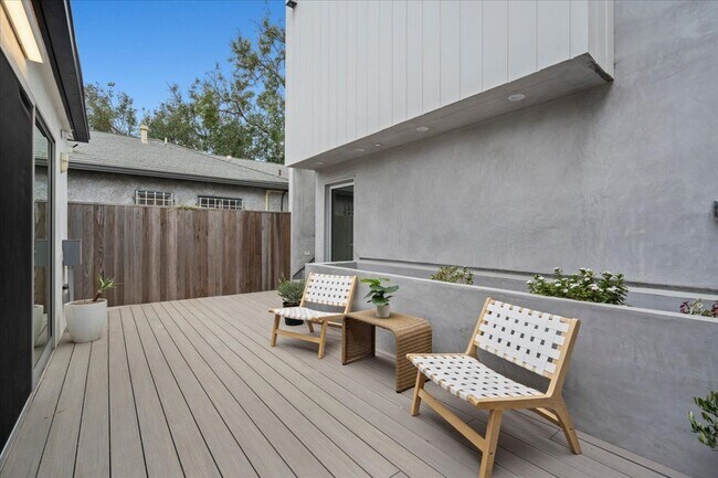 Photo - 541 Rose Ave