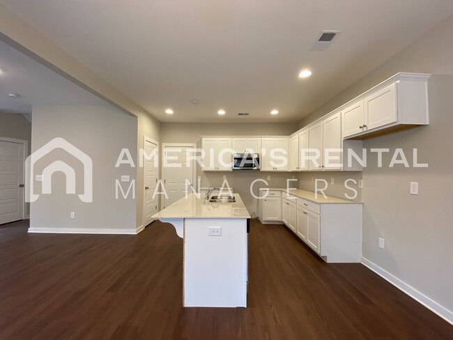 Photo - 7950 St.James Dr