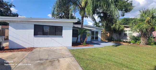Photo - 2027 Bentley St