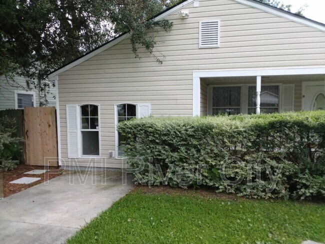 Photo - 5018 Birkenhead Rd House