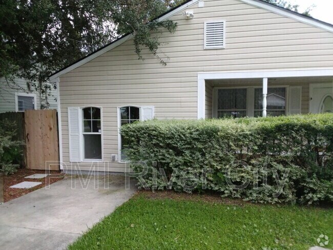 Building Photo - 5018 Birkenhead Rd Rental