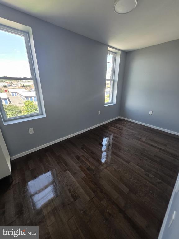 Photo - 6169 Glenmore Ave