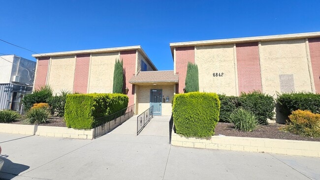 Photo - 6842 Fulton Ave Unit 19