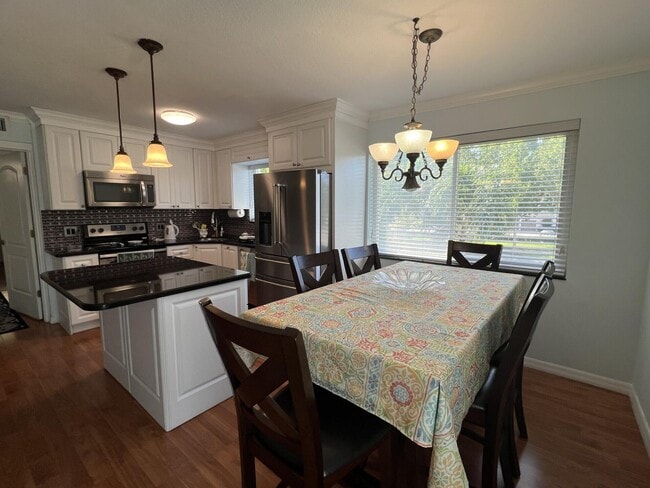 Photo - 181 Farnham H Unit 181