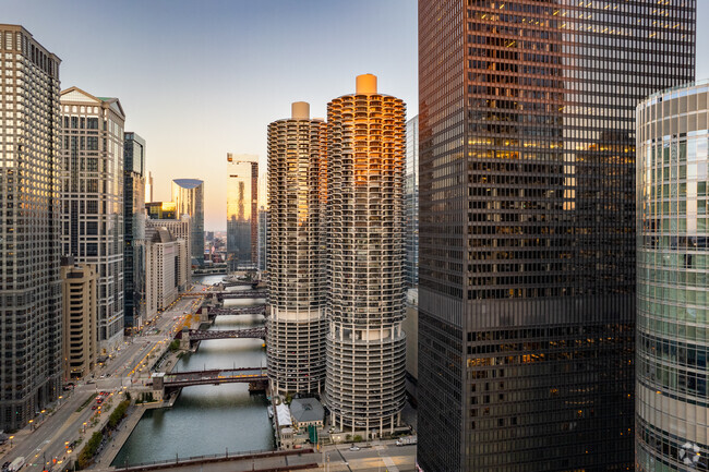 Marina City Apartments For Rent In Chicago, Il 