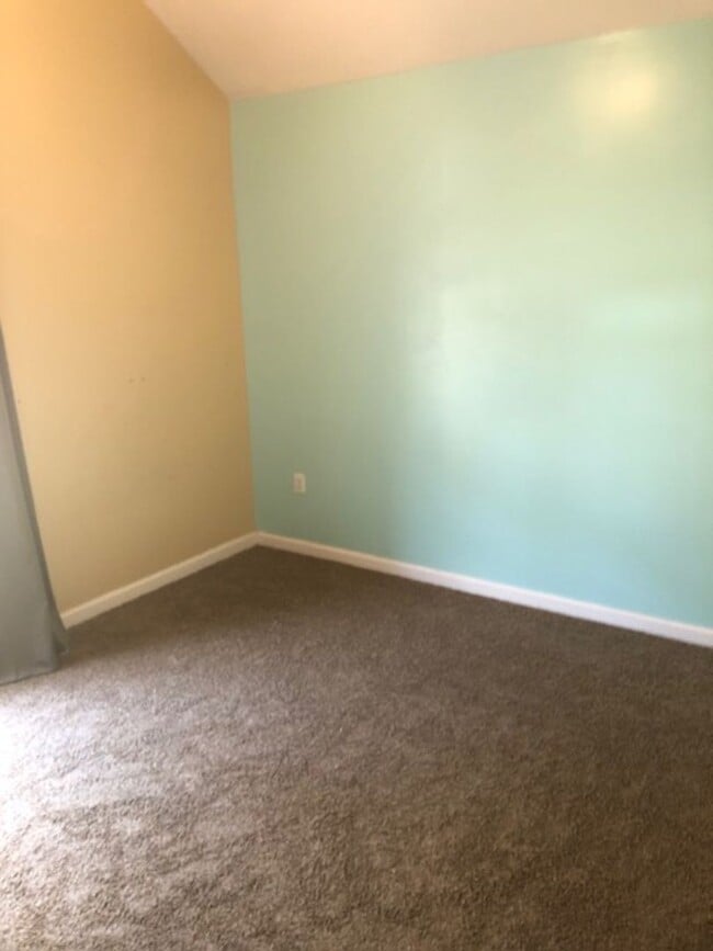 Photo - 117 Gardenview Dr