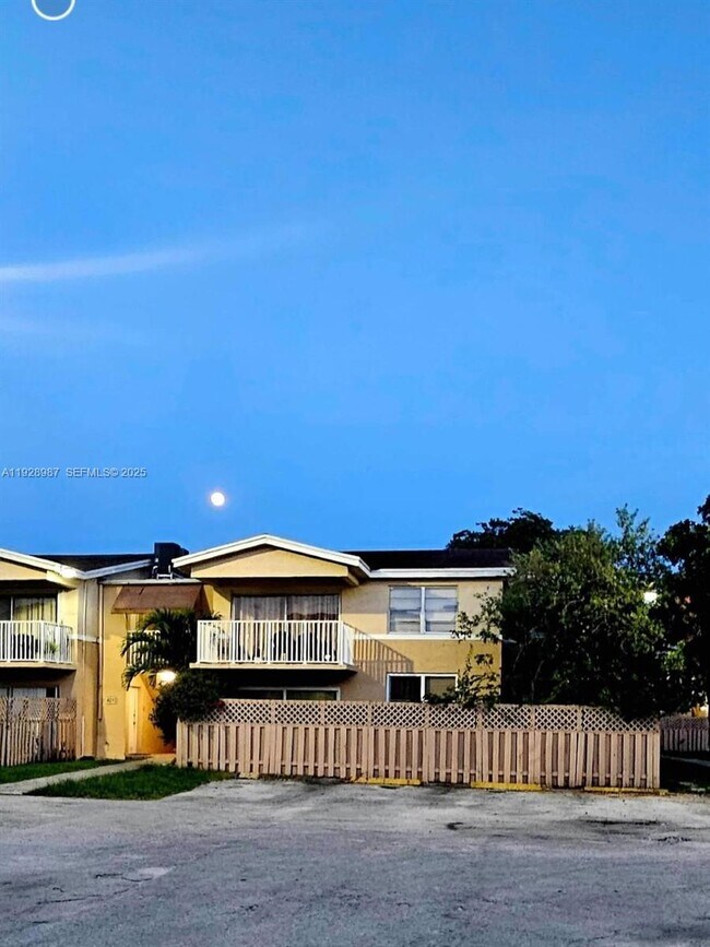 Photo - 4210 NW 79th Ave Unit 1E