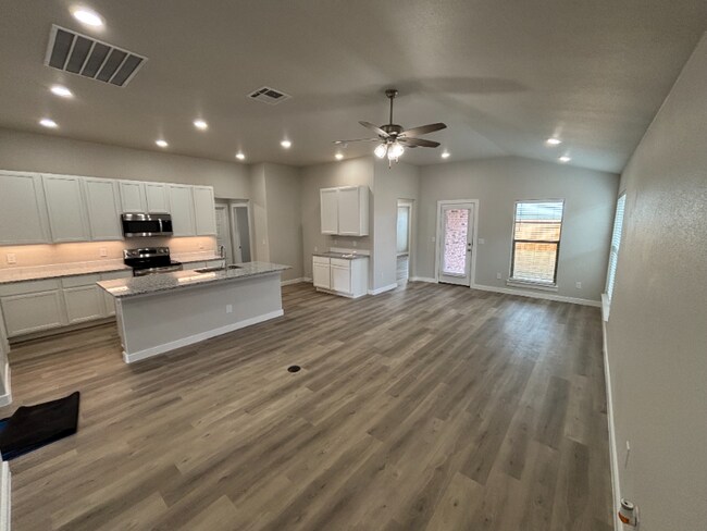2504 Abbeville Ave