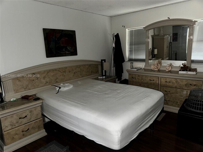 Photo - 950 Hillcrest Dr Unidad 411