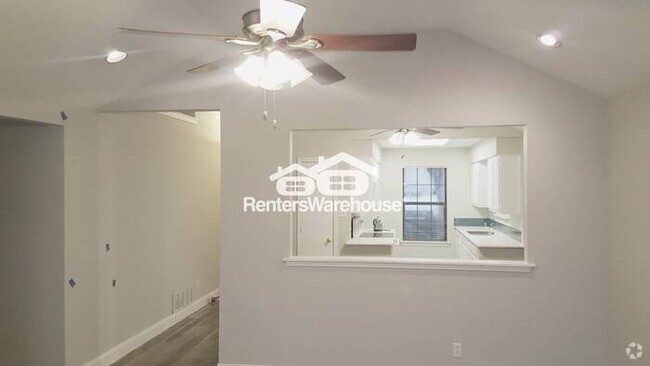 Building Photo - COMING SOON - FOR RENT - DENTON - 3BEDS 2B... Rental