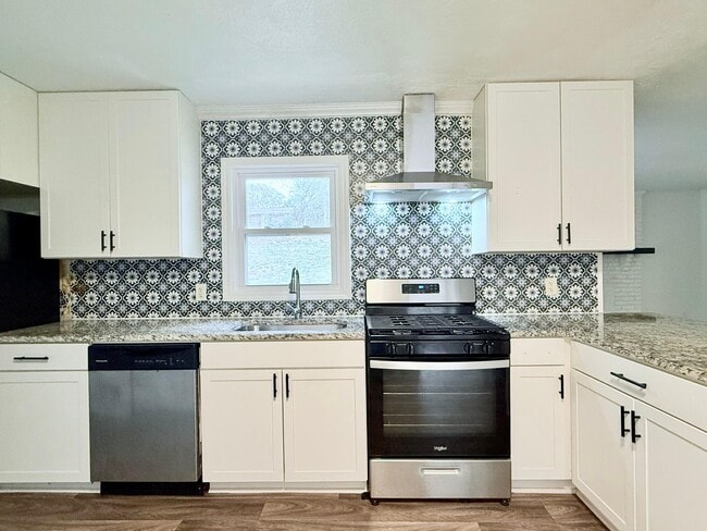 Photo - 3553 Pine Needle Dr SW