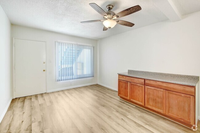 Building Photo - 1010 Pico Blvd Rental