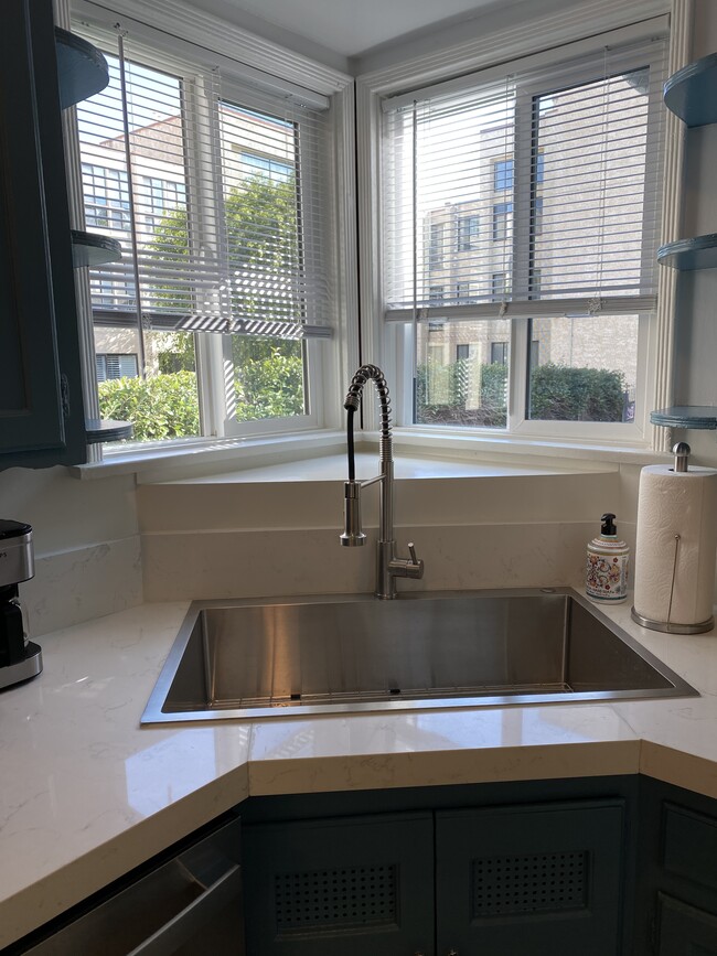 Photo - 14526 Dickens St Unit 14530.5