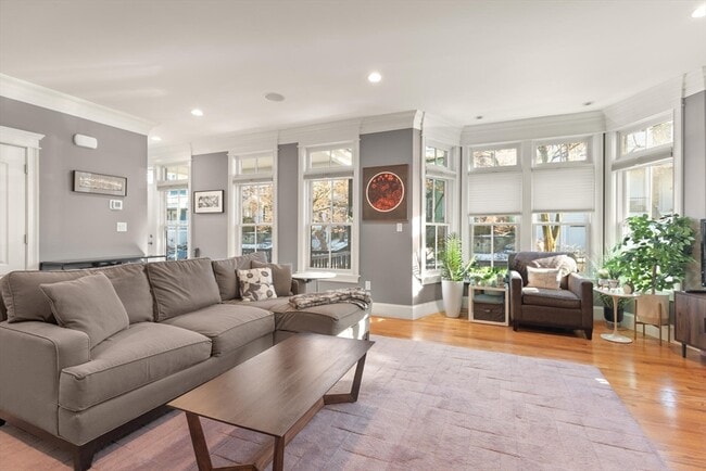 Photo - 16 Zamora St