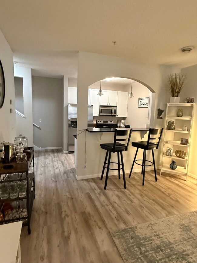 Photo - 452 W 84th St