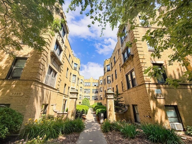 Photo - 7351 N Damen Ave Unidad 19