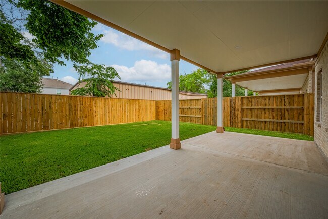 Photo - 2206 Hoskins Dr