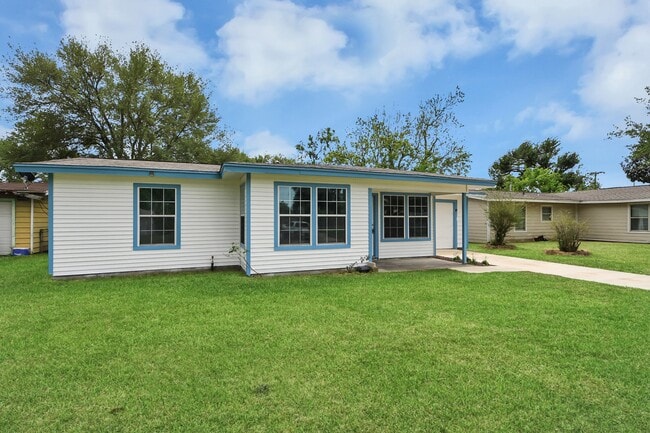 Building Photo - 3511 Palm Ave