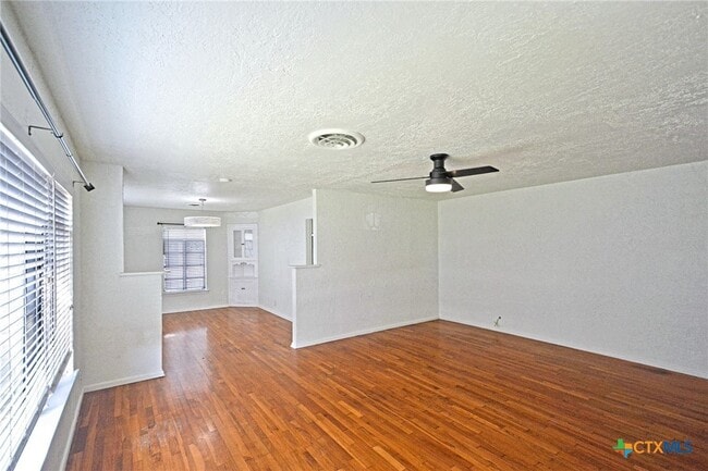 Photo - 268 E Mill St