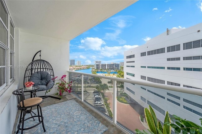 Building Photo - 3725 S Ocean Dr Unit 1015
