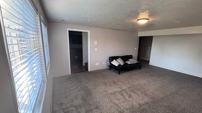 Photo - 1238 Newport Ln